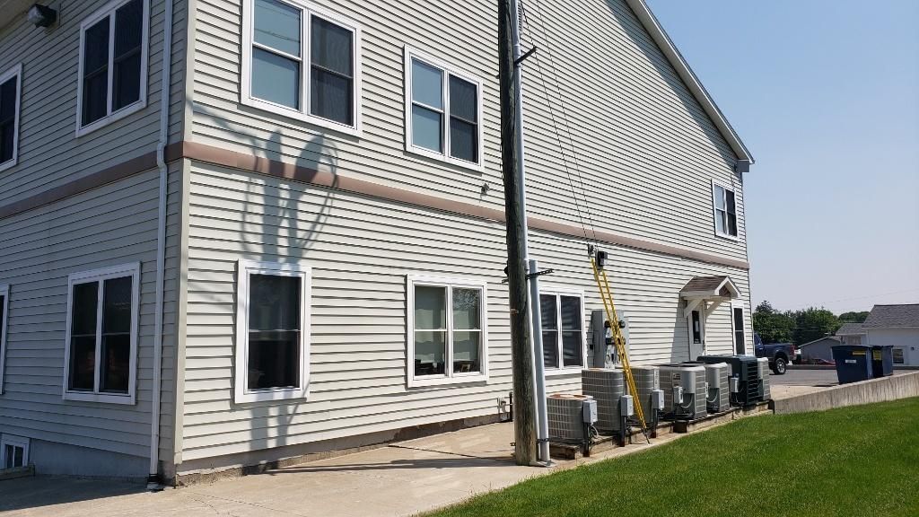 Parsanna Office Building: 180 Academy St, Presque Isle, ME 04769